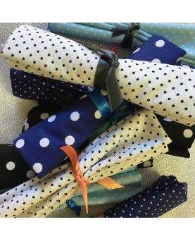 Dots petit- Hvid og sort