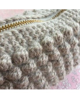 Hæklet clutch i DROPS Alpaca garn 