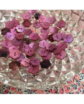 Knapper perlemor blomst lilla 15mm