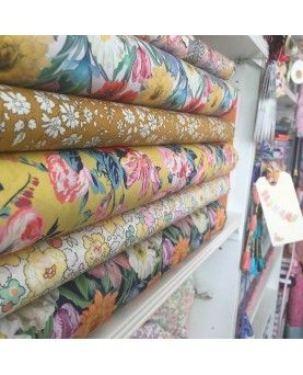 Liberty stofstykke 45x65cm Meadow Melody Small Hvid