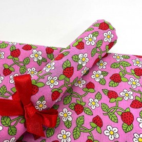 Liberty fat quarters fabrics stof Strawberries and Cream 03632125C Pink