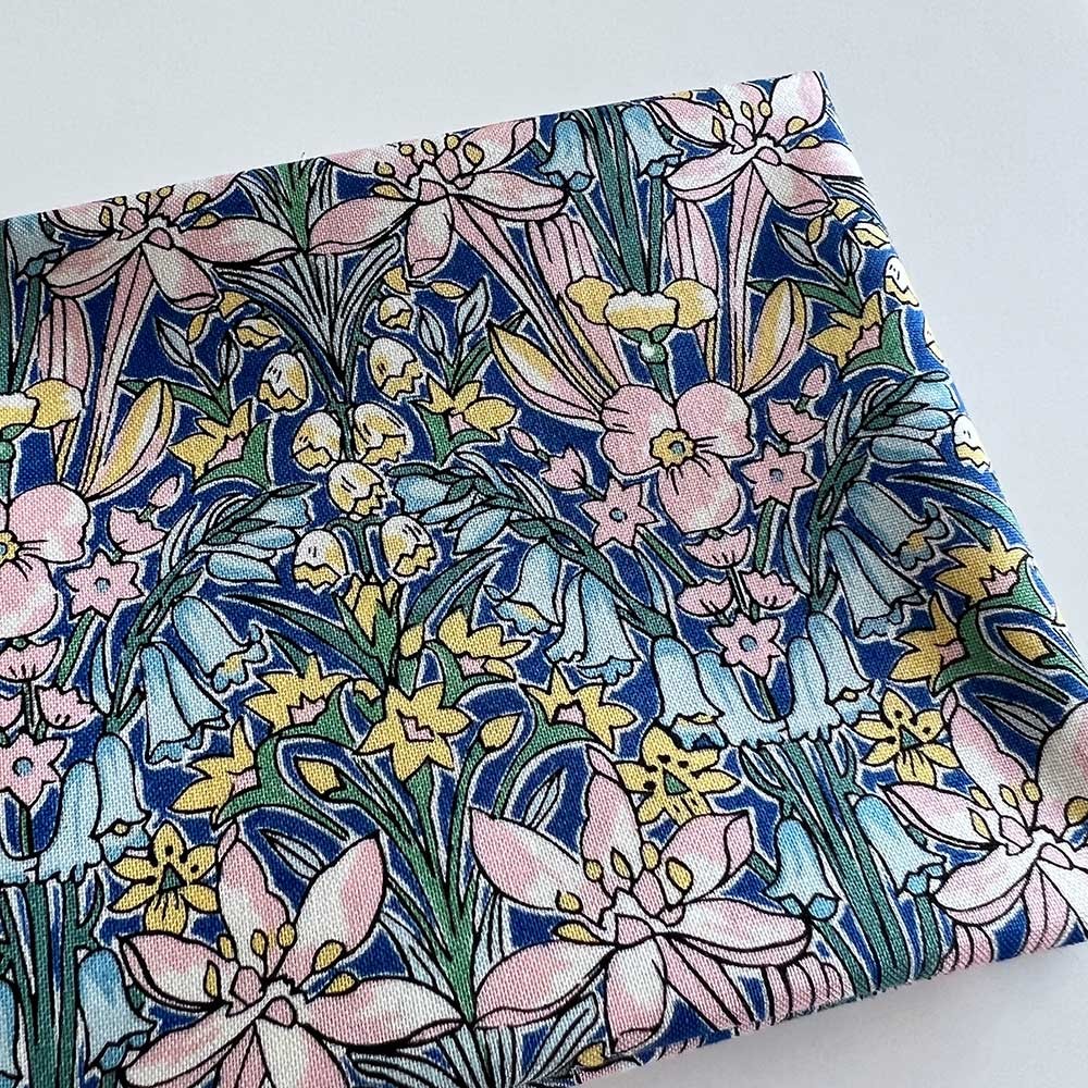 Liberty Quilting fat quarters 45x55cm fabrics Adlington Hall 04775716A product picture Liberty Quilting fat quarters 45x55cm fabrics Adlington Hall 04775716A product picture