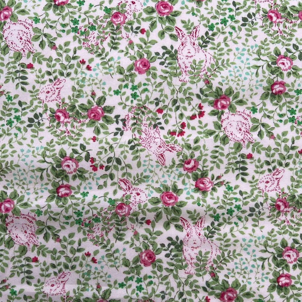 Kobayashi Japansk stof - Poplin bomuld metervarer syning produktfoto stoffet er med blomster print og sælges i metermål