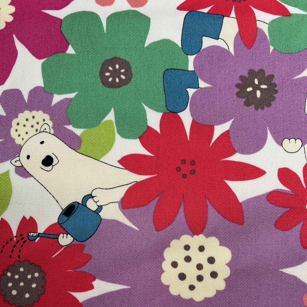 Kobayashi Japansk stof - Kipper kraftig bomuld metervarer syning produktfoto stoffet er med blomster print og sælges i metermål