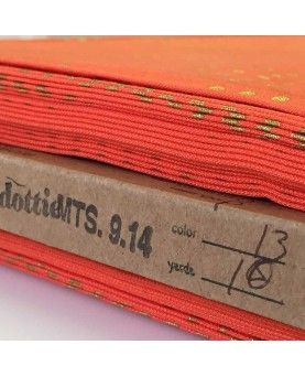 Art Gallery - guld prikker på skrå